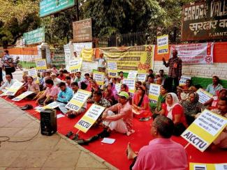 Rail Delhi protest